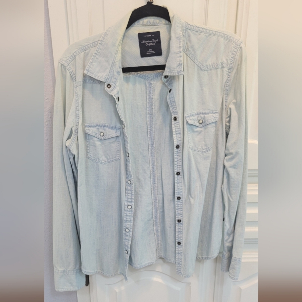 American Eagle Pearl Snap Denim Shirt Size L